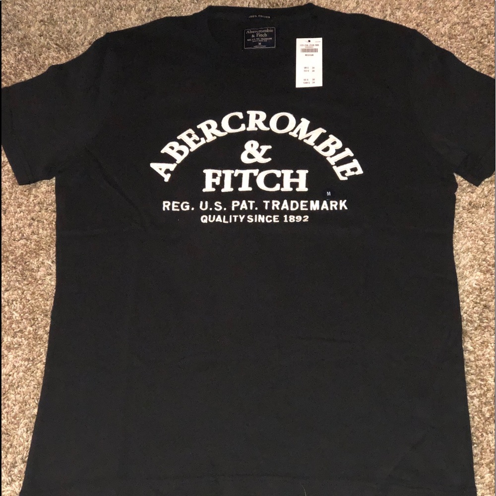 Black Abercrombie & Fitch tee